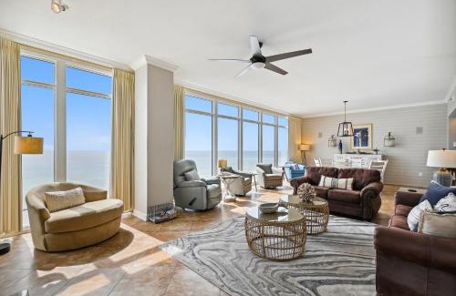 Thomas Drive Apartment | 701 Sterling Beach