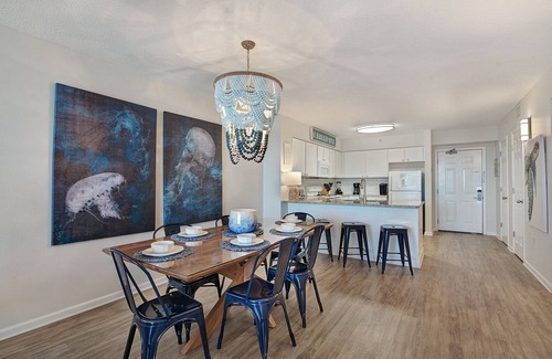 Destin Condo | 702 | Pools + Hot Tubs + Tiki Bar/Grill!