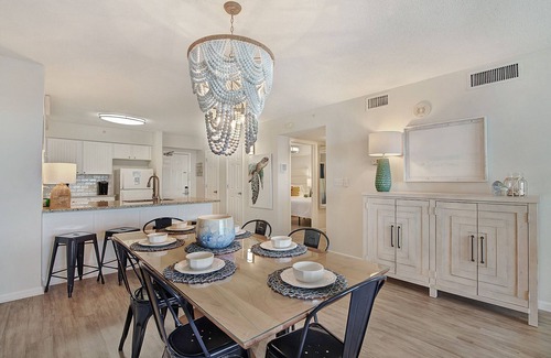 Destin Condo | 702 | Pools + Hot Tubs + Tiki Bar/Grill!