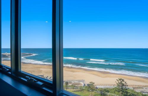 Newcastle Apartment | 703 Luxury Ocean View Apartment