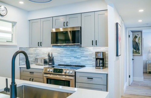 Siesta Key Condo | 704N Crescent Arms- Full Gulf Front - 1 WEEK MIN