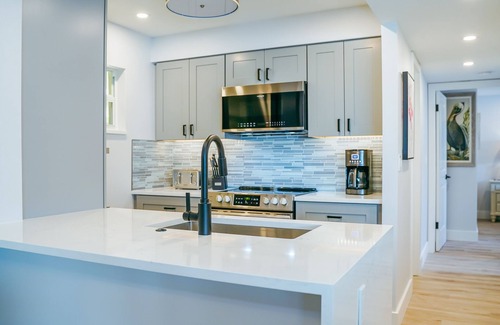 Siesta Key Condo | 704N Crescent Arms- Full Gulf Front - 1 WEEK MIN