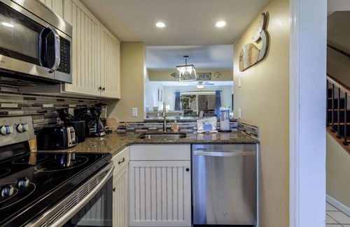 Hilton Head Island Villa | 706 Tanglewood: Just across from the beach! 2 BR 2.5 BA, Free Bikes, Pool