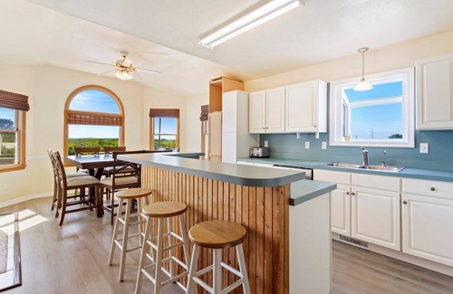 South Nags Head House | 7074 Seashells and Sunsets * 3 Min Walk to Beach