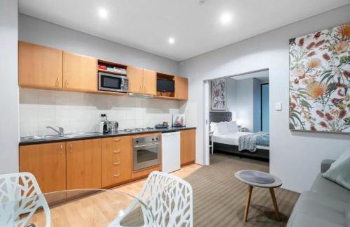 Perth Central Business District Apartment | 708 Enchanting Urbanoasis 1brbalconycbd