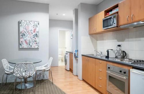 Perth Central Business District Apartment | 708 Enchanting Urbanoasis 1brbalconycbd