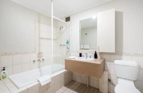 Perth Central Business District Apartment | 708 Enchanting Urbanoasis 1brbalconycbd