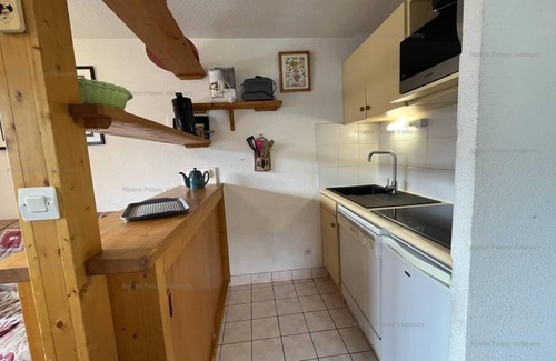 Vallandry Apartment | 70m from ski slopes, 1st floor, balcony, tv, ski locker, 45m², Peisey-Vallandry