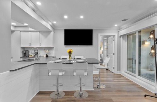 Shelter Cove Condo | 7104 Harbourside 1 @ Shelter Cove | Pool | Stunning Marina Views