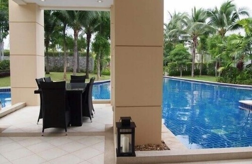 Hua Hin Apartment | #711-S1 2BR villas/pool access