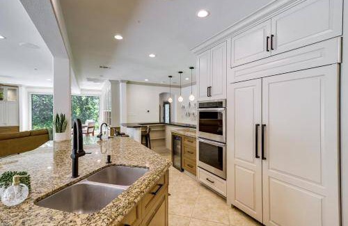 Barker House | 715 m² House ∙ 6 bedrooms ∙ 30 guests
