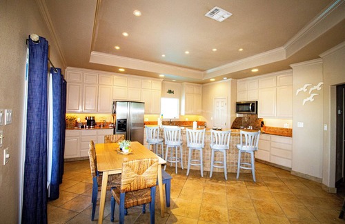 Port Mansfield Condo | 716 E. Port -Located at end of Harbor, this Condo is Perfect in every way!