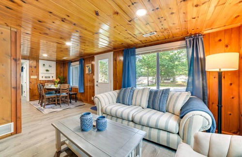 Prudenville Cottage | 72 m² Cabin ∙ 2 bedrooms ∙ 6 guests