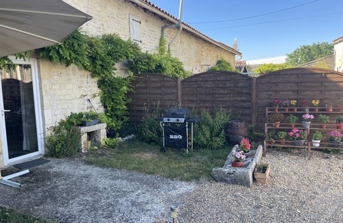 Duil-sur-le-Mignon House | 72 m² House ∙ 2 bedrooms ∙ 5 guests
