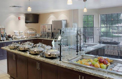 Fayetteville Hotel | 72 m² Hotel ∙ 2 bedrooms ∙ 127 guests