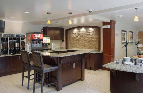 Fayetteville Hotel | 72 m² Hotel ∙ 2 bedrooms ∙ 127 guests