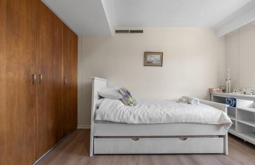 Darling Harbour House | 72CHS Abnb-Style Garden view, 2Parking, Pool, 3mins to Darling Harbour