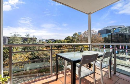 Darling Harbour House | 72CHS Abnb-Style Garden view, 2Parking, Pool, 3mins to Darling Harbour