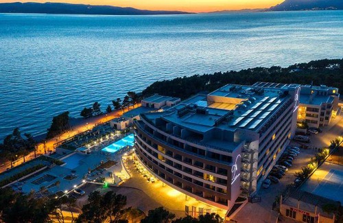 Makarska Hotel | 73 m² Hotel ∙ 2 bedrooms ∙ 127 guests