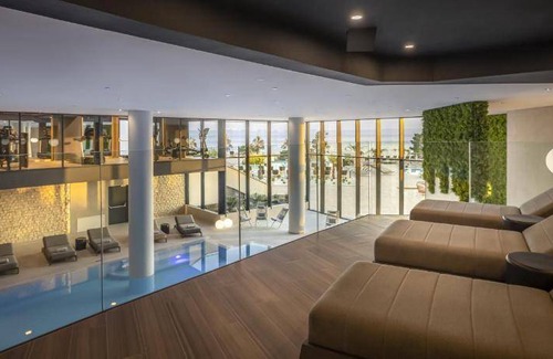 Makarska Hotel | 73 m² Hotel ∙ 2 bedrooms ∙ 127 guests