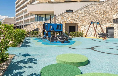 Makarska Hotel | 73 m² Hotel ∙ 2 bedrooms ∙ 127 guests