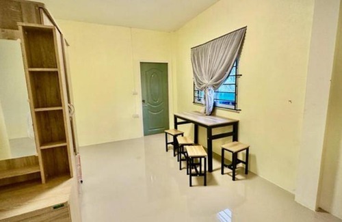 Nakhon Chai Si House | 73 m² House ∙ 2 bedrooms ∙ 6 guests