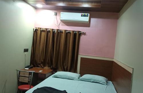Kolkata Hotel | 73 Rest House