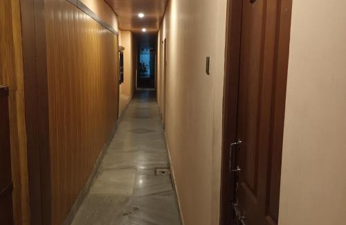 Kolkata Hotel | 73 Rest House