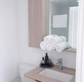 Humber Bay Shores Apartment | 74 m² Apartment ∙ 2 bedrooms ∙ 6 guests