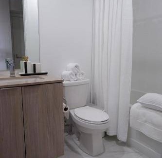 Humber Bay Shores Apartment | 74 m² Apartment ∙ 2 bedrooms ∙ 6 guests
