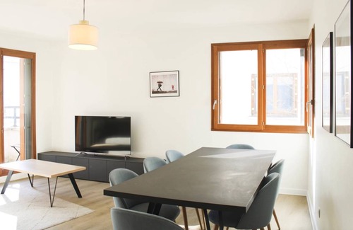Saint-Denis Apartment | 74 m² Apartment ∙ 6 bedrooms ∙ 8 guests