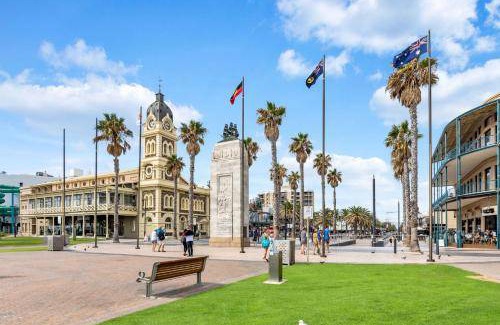 Glenelg South Apartment | 74 m² Apartment ∙ 2 bedrooms ∙ 4 guests