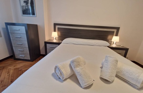 Centro y casco historico Apartment | 74 m² Apartment ∙ 2 bedrooms ∙ 4 guests