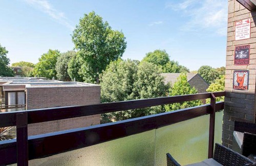 Streatham Hill Apartment | 74 m² Apartment ∙ 2 bedrooms ∙ 3 guests