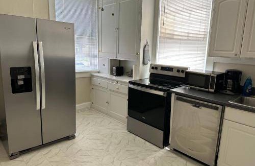 Evansville Apartment | 74 m² Apartment ∙ 4 guests