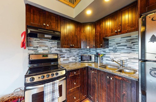Lac Le Jeune Cabin | 74 m² Cabin ∙ 1 bedroom ∙ 7 guests