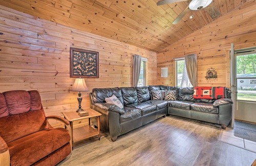 Prudenville Cottage | 74 m² Cabin ∙ 2 bedrooms ∙ 6 guests
