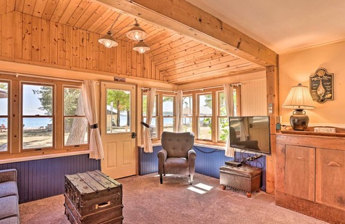 Suttons Bay Cottage | 74 m² Cabin ∙ 2 bedrooms ∙ 2 guests