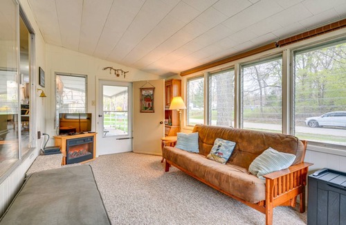 Caseville Cottage | 74 m² Cabin ∙ 2 bedrooms ∙ 10 guests