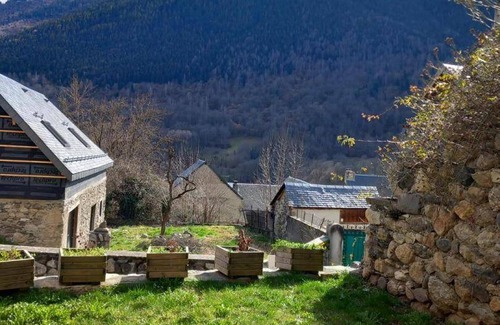 Cazeaux-de-Larboust House | 74 m² Gîte ∙ 2 bedrooms ∙ 5 guests