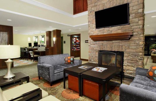 McLean Hotel | 74 m² Hotel ∙ 2 bedrooms ∙ 127 guests