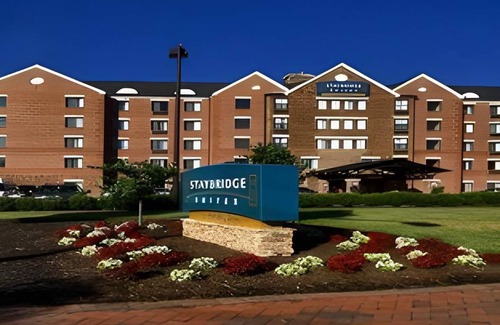 McLean Hotel | 74 m² Hotel ∙ 2 bedrooms ∙ 127 guests