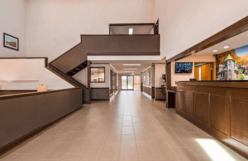 Campbellsville Hotel | 74 m² Hotel ∙ 8 guests