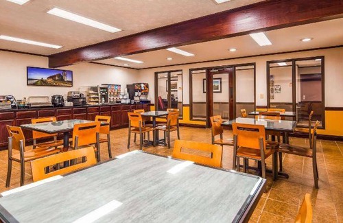 Campbellsville Hotel | 74 m² Hotel ∙ 8 guests
