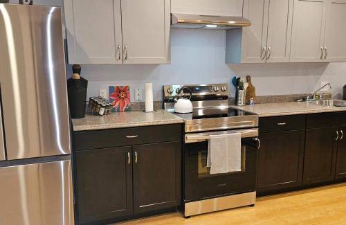 North Central Edmonton House | 74 m² House ∙ 1 bedroom ∙ 3 guests