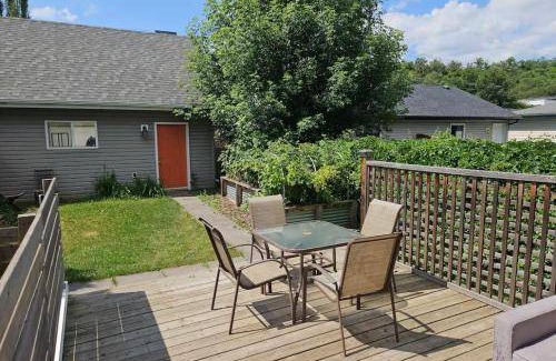 North Central Edmonton House | 74 m² House ∙ 1 bedroom ∙ 3 guests