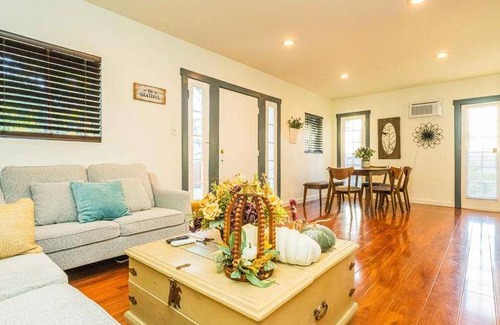Glendora House | 74 m² House ∙ 3 bedrooms ∙ 6 guests