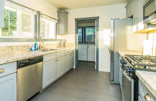 Glendora House | 74 m² House ∙ 3 bedrooms ∙ 6 guests