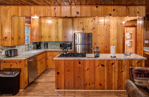 North Wawona Cabin | (74) Our Yosemite Getaway at The Redwoods In Yosemite