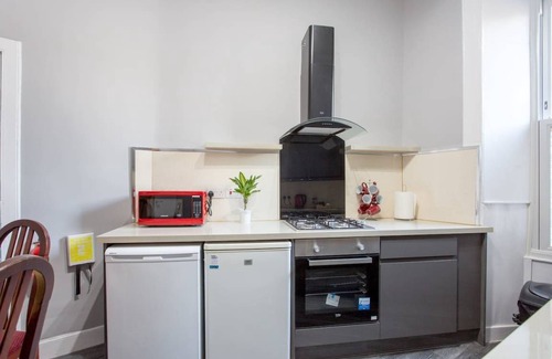 Tollcross Apartment | 75 m² Apartment ∙ 2 bedrooms ∙ 8 guests